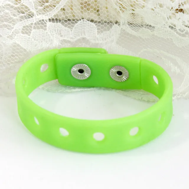 1PCS Random Color Silicone Bracelet Wristbands 19.5CM With Shoe Croc Buckle PVC Shoe Accessories Shoes charms Kid birthday Gifts