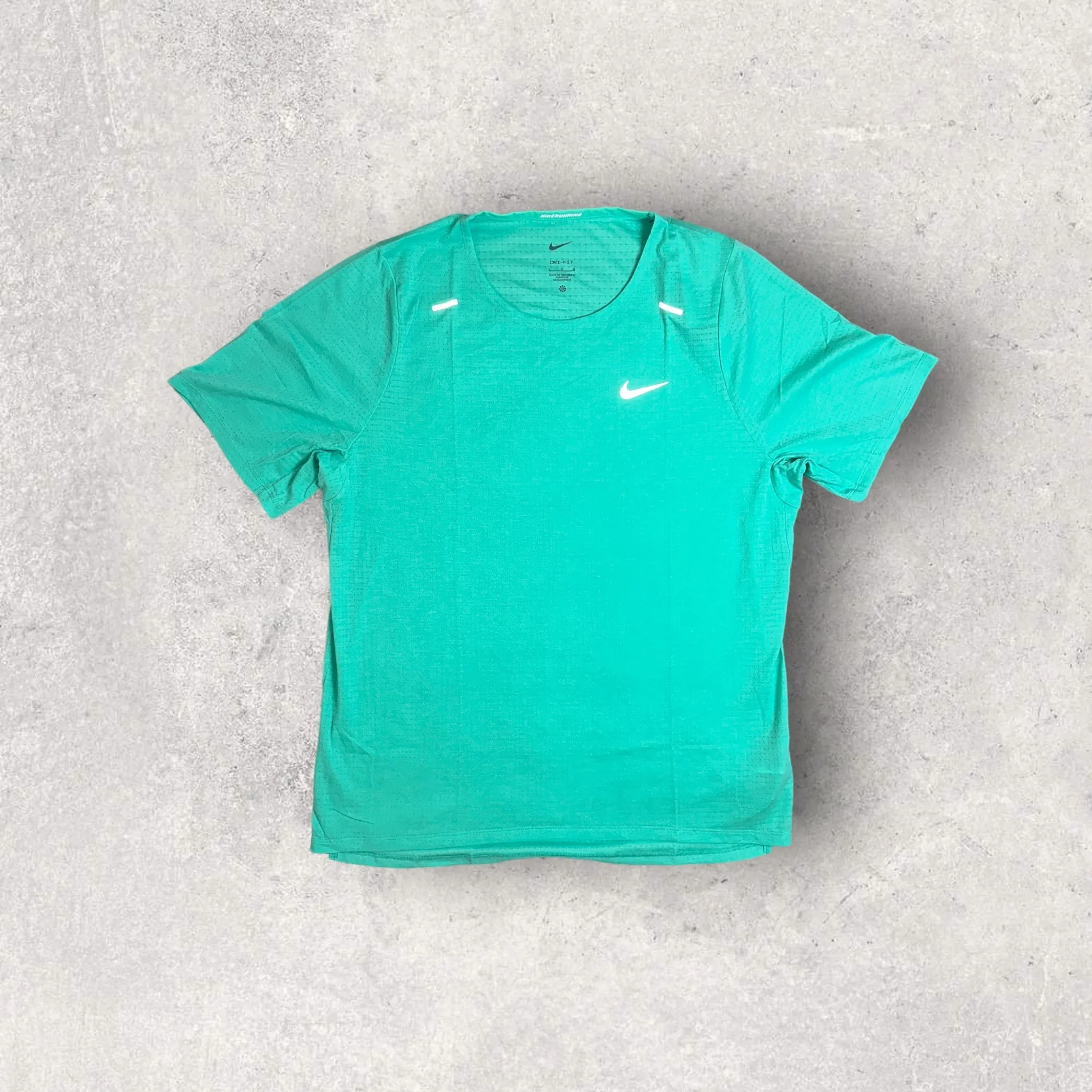 NIKE RISE 365 T-SHIRT - MINT