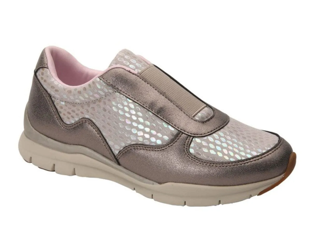 Ros Hommerson Women's Fanny Slip-On Sneaker